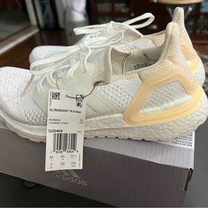 Adidas 19.5 Ultraboost sneakers